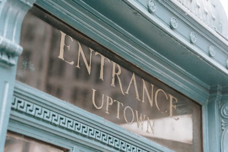 12 Must-See Stops on an Uptown Charlotte Walking Guide